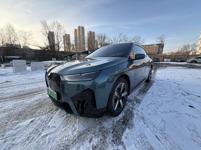 BMW iX 2022 xDrive40 – фото 1
