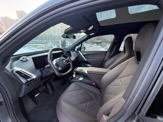 BMW iX 2022 xDrive40 – фото 3