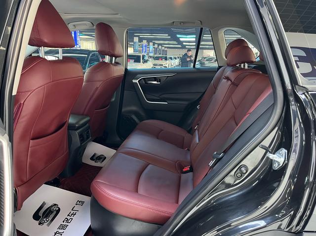 Toyota RAV4 Модель 2022 года Hybrid 2.5L CVT 2WD Elite Edition – фото 6