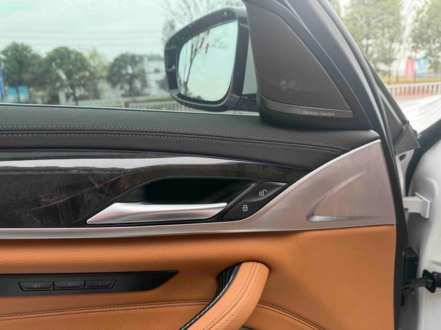 BMW 5 Series Модель 2020 года 530Li Exclusive M Sports Set – фото 14