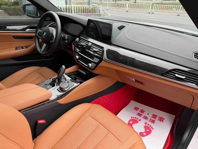 BMW 5 Series Модель 2020 года 530Li Exclusive M Sports Set – фото 25