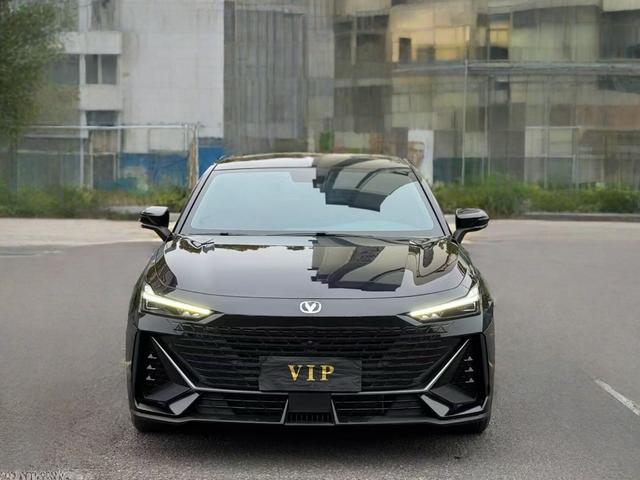 Changan UNI-V 2024 1.5T Premium Enjoy – фото 2