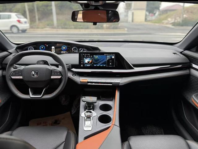 Changan UNI-V 2024 1.5T Premium Enjoy – фото 4