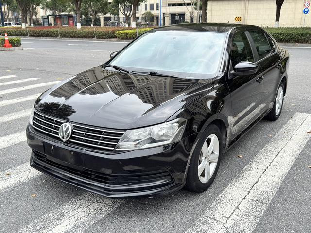 Volkswagen Lavida 2017 1.6L Automatic Style – фото 1