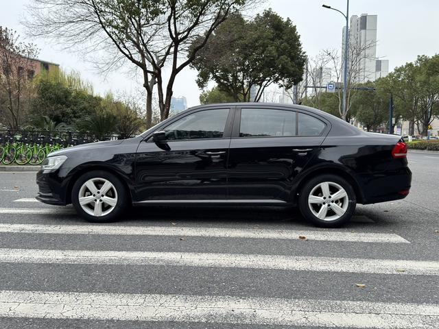 Volkswagen Lavida 2017 1.6L Automatic Style – фото 4