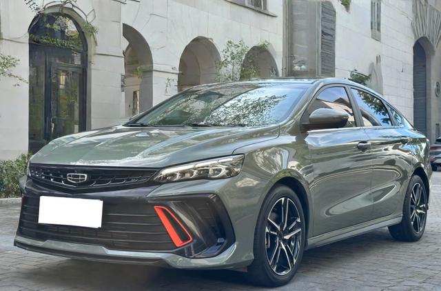 Geely Binrui 2022 Binrui COOL 1.5T DCT Thunder – фото 1