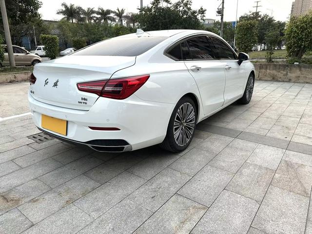 Hongqi H5 Classic Модель 2022 года Classic модификация 1.8T автоматическое Flag Rhythm Edition – фото 8