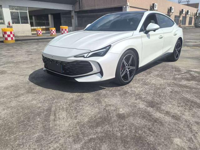 MG7 2023 2.0T Automatic Beauty Hunter Premium