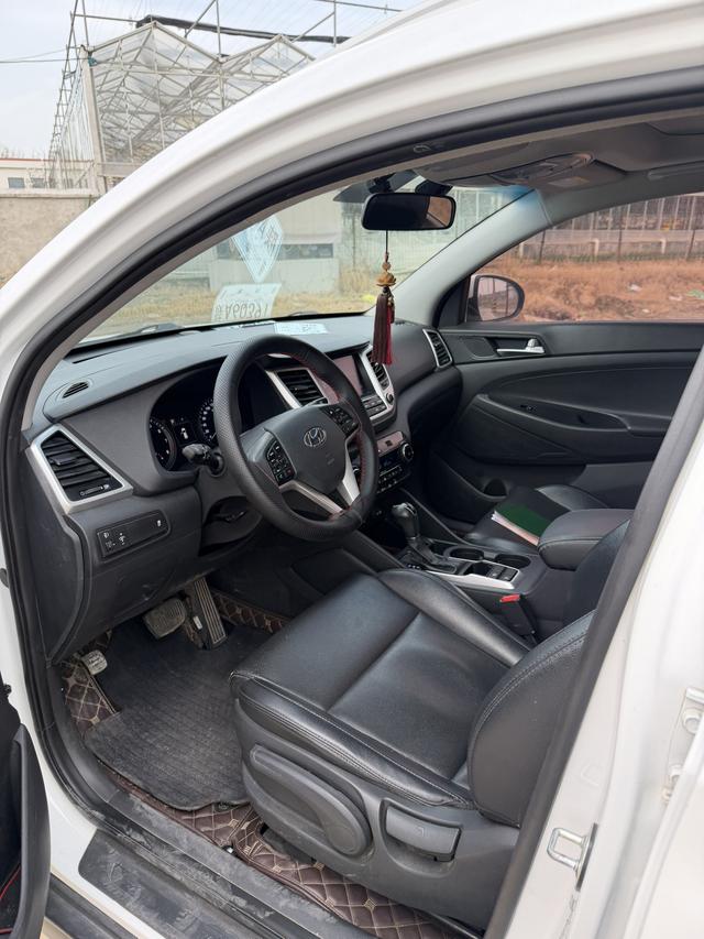 Hyundai Tucson 2015 1.6T DCT 2WD Smart – фото 4