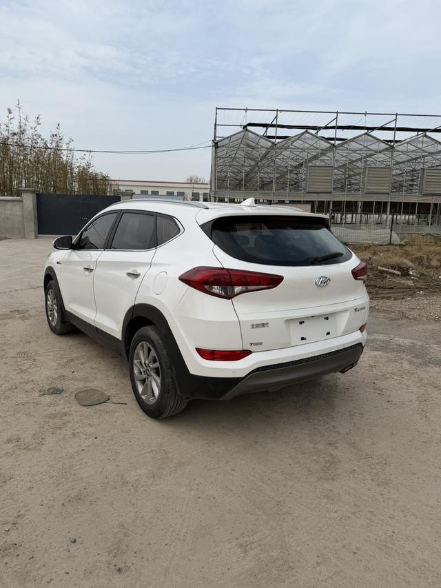 Hyundai Tucson 2015 1.6T DCT 2WD Smart – фото 9