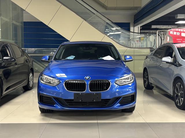 BMW 1 Series Модель 2020 года 120i Fashion – фото 2
