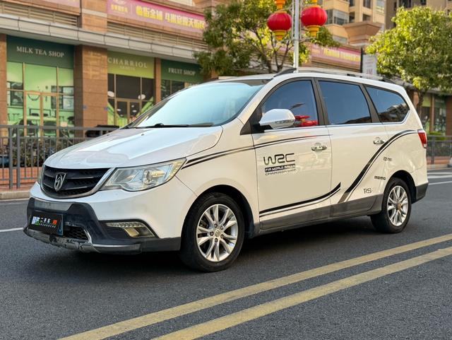 Baojun 730 2014 модификация 1.5L Manual Com f ort 7 seat
