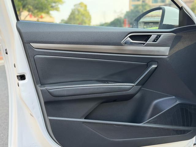 Volkswagen Lavida 2022 280TSI DSG Comfort – фото 9