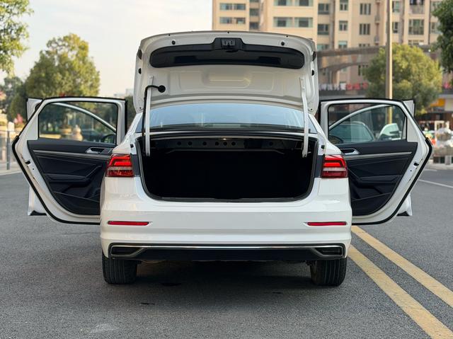 Volkswagen Lavida 2022 280TSI DSG Comfort – фото 15