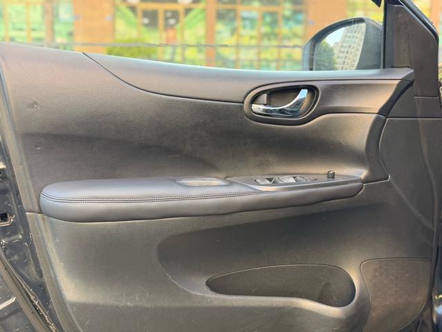 Nissan Tiida 2013 1.6L CVT Cool Café – фото 9