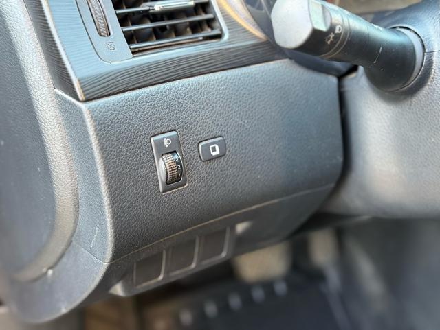Nissan Tiida 2013 1.6L CVT Cool Café – фото 10