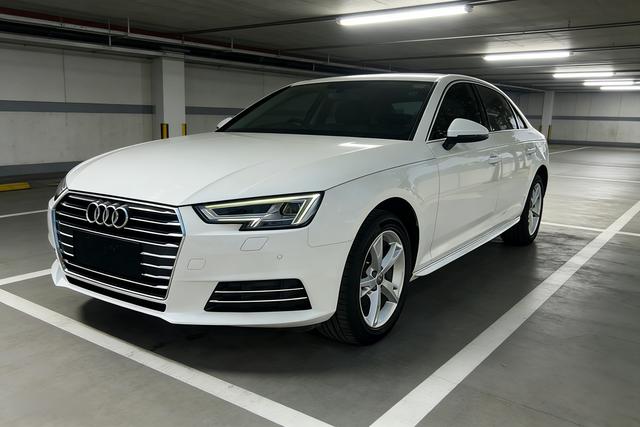 Audi A4L 2017 40 TFSI Fashion – фото 1