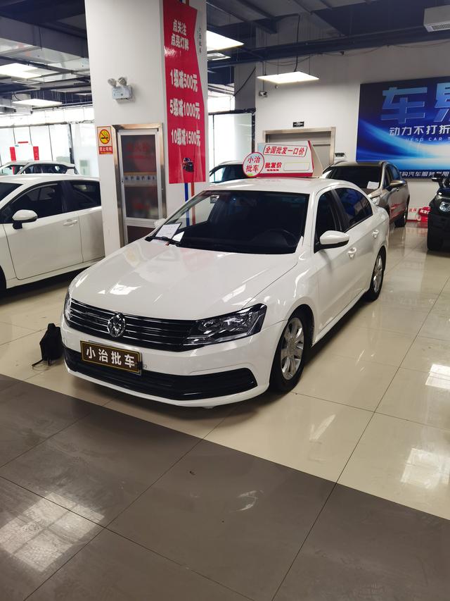 Volkswagen Lavida 2017 1.6L Automatic Style – фото 1