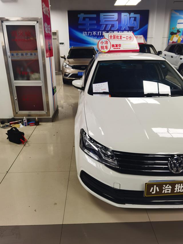 Volkswagen Lavida 2017 1.6L Automatic Style – фото 4