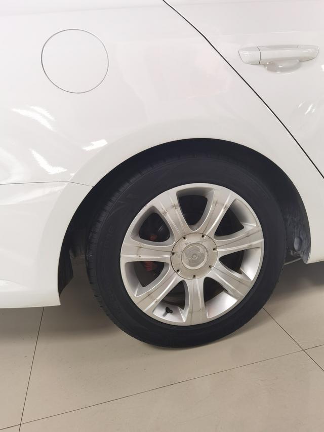 Volkswagen Lavida 2017 1.6L Automatic Style – фото 6