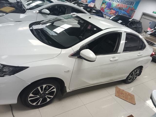 Honda Greiz 2016 1.5L CVT Classic – фото 4