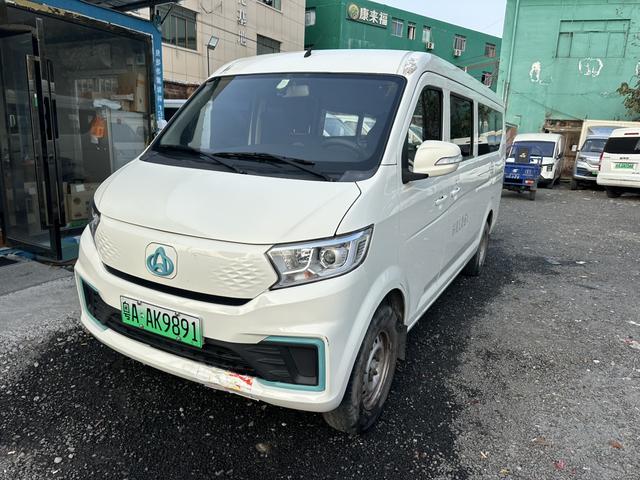 Cross Star V7 EV 2024 239km Passenger Edition Com f ort 6-Seater – фото 1