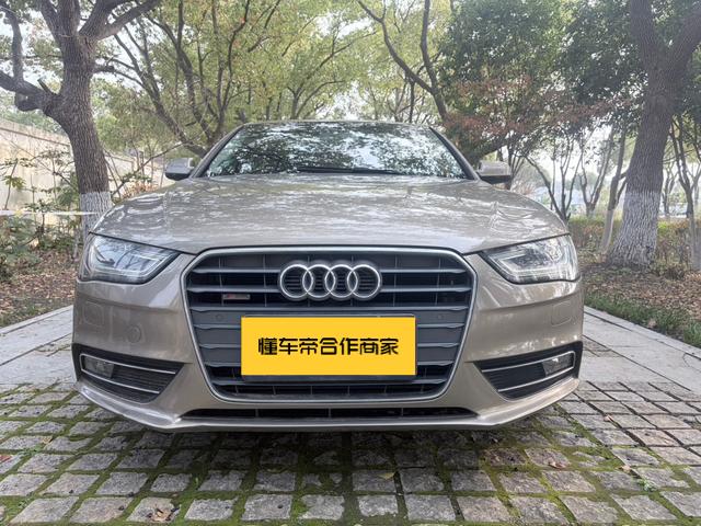 Audi A4L 2013 35 TFSI Automatic Standard – фото 2