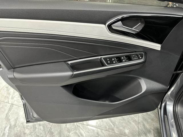 Jeta VS5 2022 280TSI Automatic High Gloss Pride Edition – фото 22
