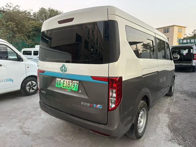 Cross Star V5 EV 2024 Luxury 6-Seater Li f tgate
