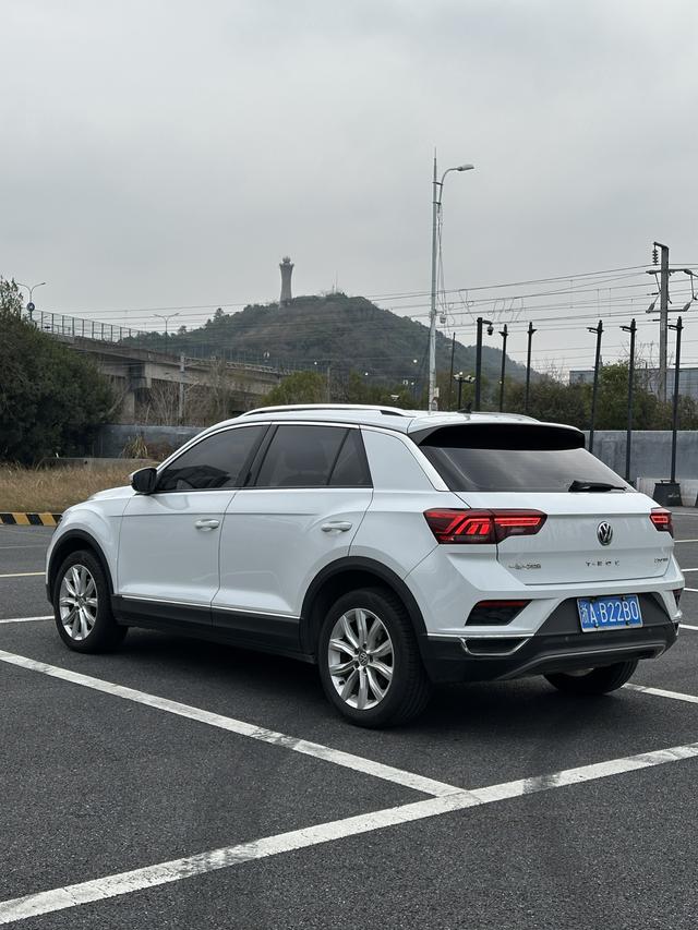 Volkswagen T-Roc 2019 230 TSI DSG FWD Progress China V I – фото 7