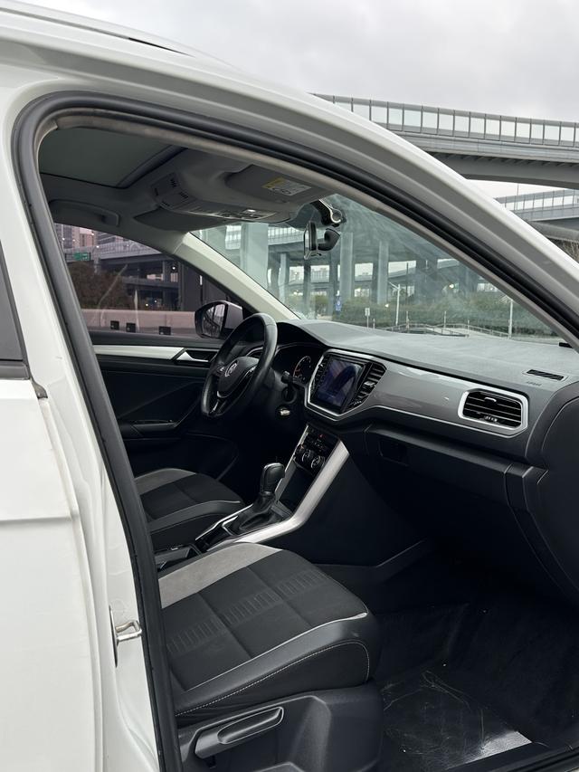 Volkswagen T-Roc 2019 230 TSI DSG FWD Progress China V I – фото 10