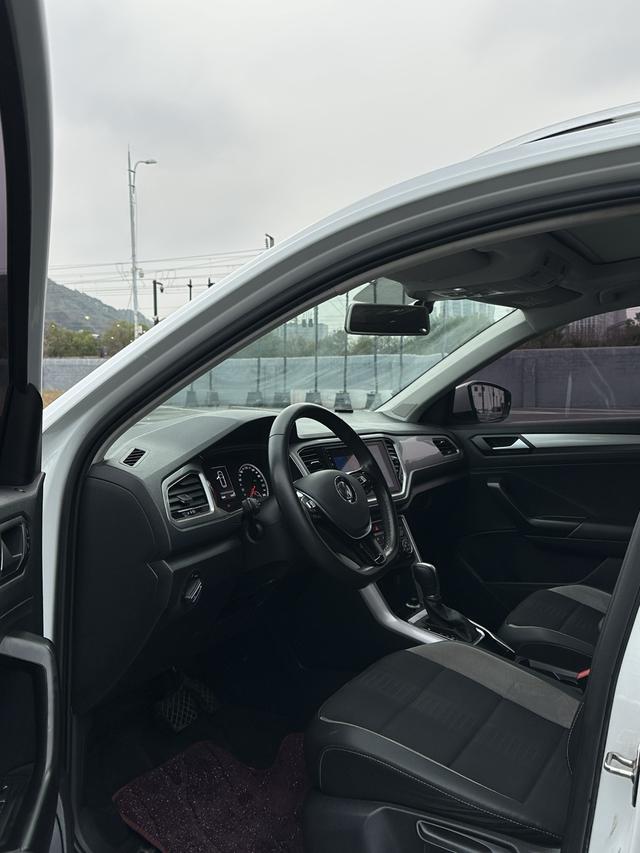 Volkswagen T-Roc 2019 230 TSI DSG FWD Progress China V I – фото 12