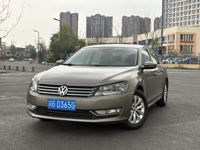 Volkswagen Passat 2014 модификация 1.8TSI DSG Zunrong Edition – фото 1