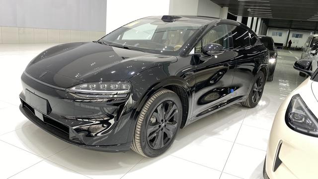 Luxeed R7 2024 модификация Extended Range 37kWh Pro Rear Drive Edition