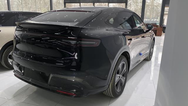 Luxeed R7 2024 модификация Extended Range 37kWh Pro Rear Drive Edition – фото 5
