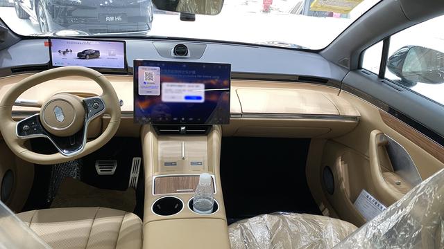 Luxeed R7 2024 модификация Extended Range 37kWh Pro Rear Drive Edition – фото 7