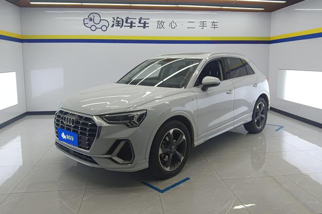 AUDI Q3 Модель 2019 года 40 TFSI Fashion Dynamic – фото 1