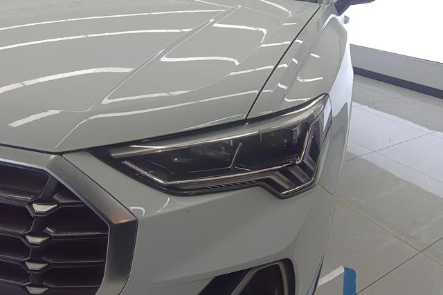 AUDI Q3 Модель 2019 года 40 TFSI Fashion Dynamic – фото 2