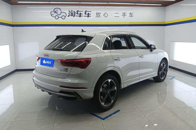 AUDI Q3 Модель 2019 года 40 TFSI Fashion Dynamic – фото 9