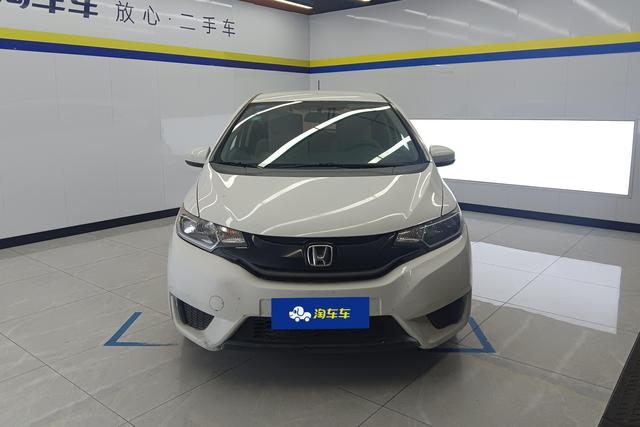 Honda Fit 2016 модификация 1.5L LX Manual Com f ort – фото 3