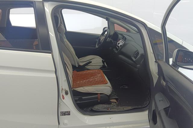 Honda Fit 2016 модификация 1.5L LX Manual Com f ort – фото 6