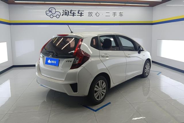 Honda Fit 2016 модификация 1.5L LX Manual Com f ort – фото 9