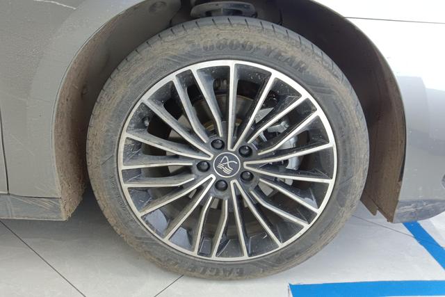BYD Han DM 2022 DM-i 121KM Prestige – фото 5