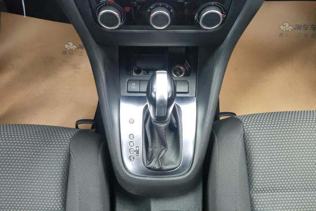 Volkswagen Golf 2012 1.4TSI Automatic Comfort – фото 16