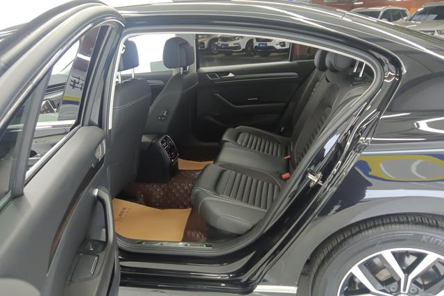 Volkswagen Magotan 2020 330TSI DSG Leading – фото 13