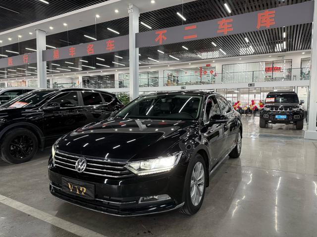Volkswagen Magotan 2017 330TSI DSG Luxury – фото 1