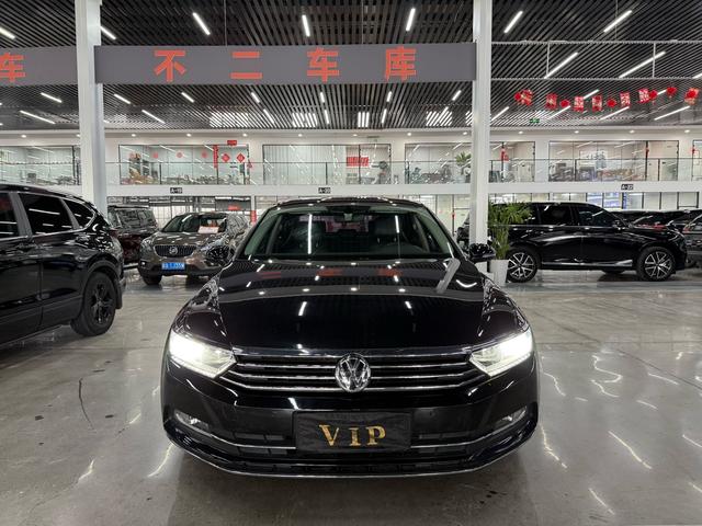 Volkswagen Magotan 2017 330TSI DSG Luxury – фото 2