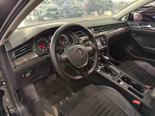 Volkswagen Magotan 2017 330TSI DSG Luxury – фото 5