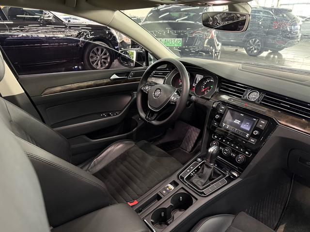 Volkswagen Magotan 2017 330TSI DSG Luxury – фото 19