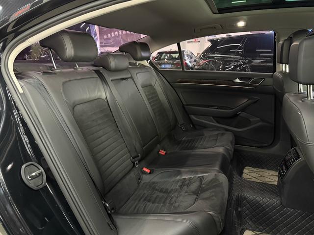 Volkswagen Magotan 2017 330TSI DSG Luxury – фото 24